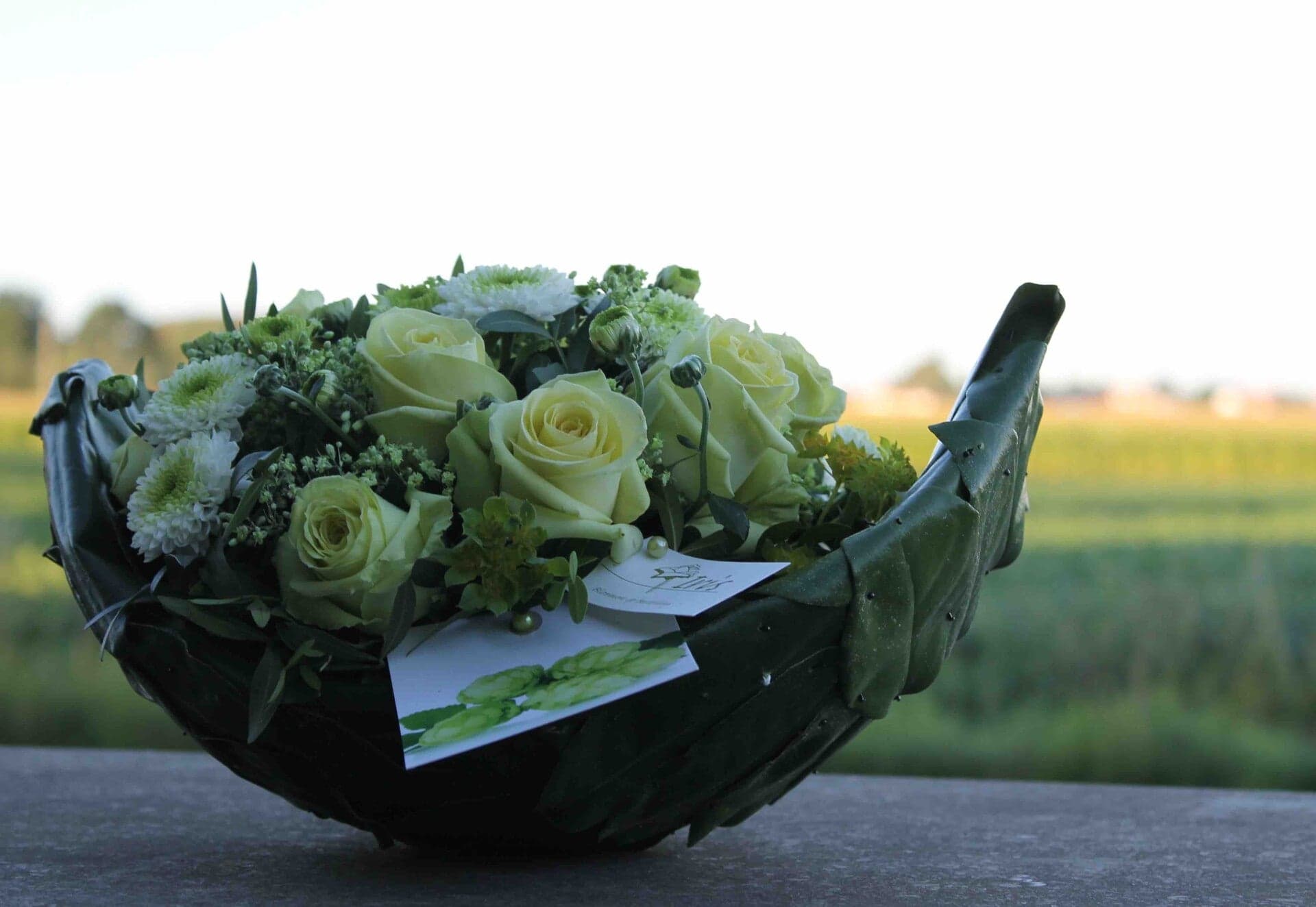 Grafstuk met bloemen op maat